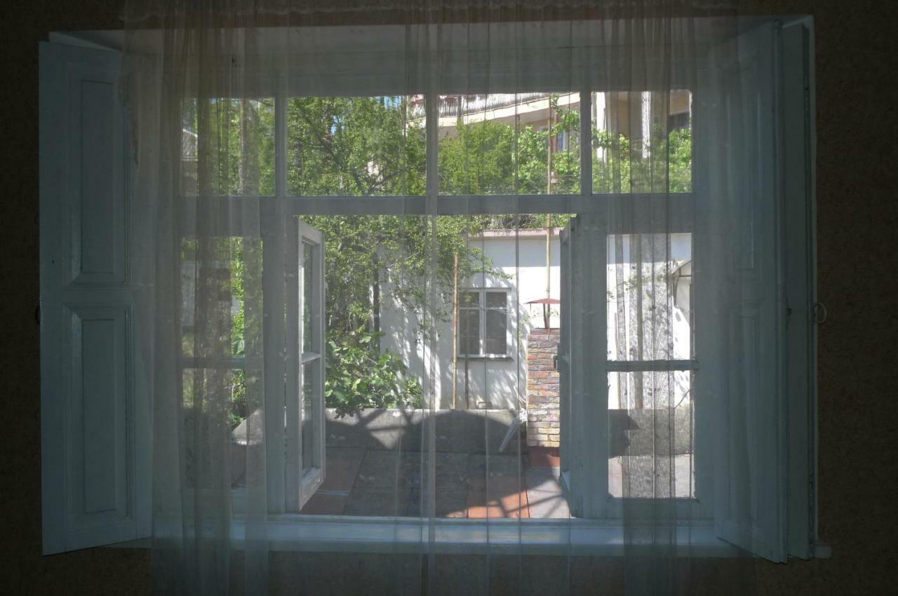 Old Town Guesthouse Sukhumi Exterior foto