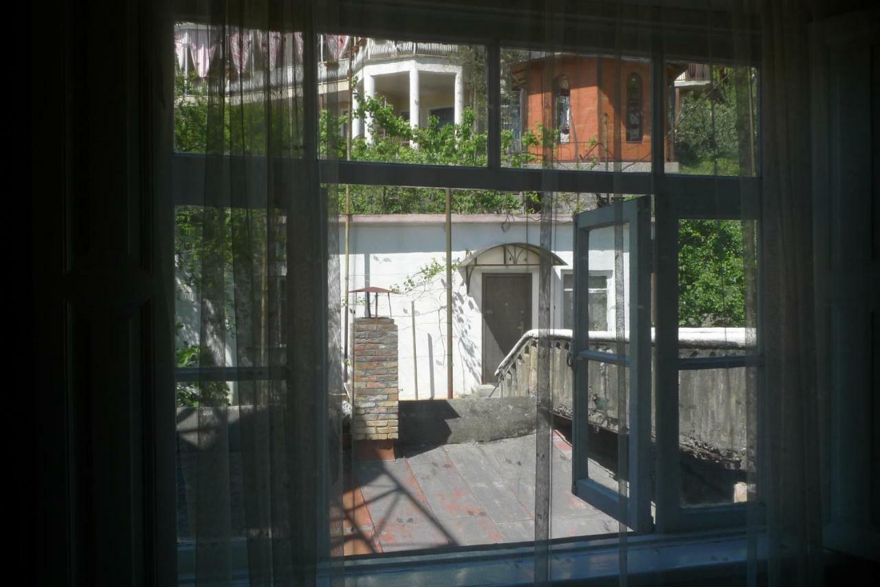 Old Town Guesthouse Sukhumi Exterior foto